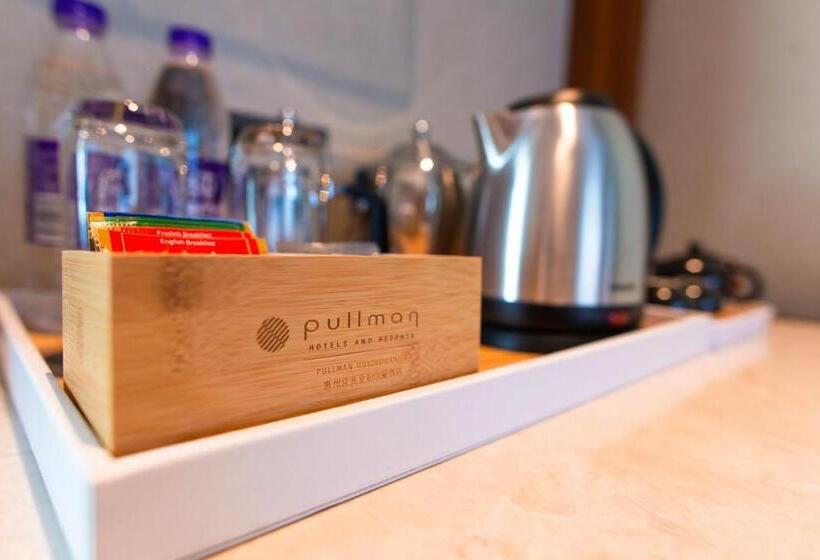 Deluxe room with river view, Pullman Huizhou Kaisa