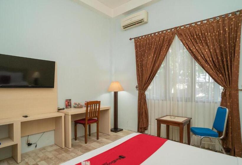 Номер Deluxe, Reddoorz Plus Near Uin Banjarmasin
