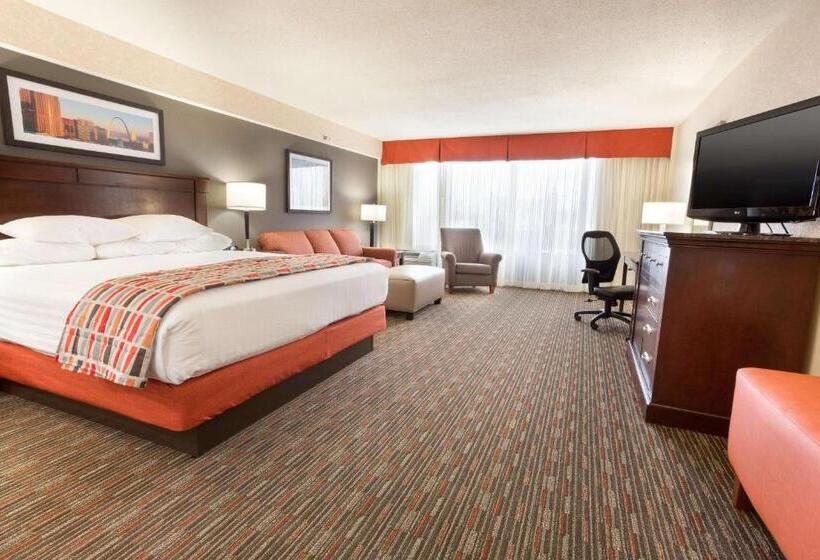 キングサイズベッドのデラックスルーム, Drury Inn & Suites St. Louis Airport