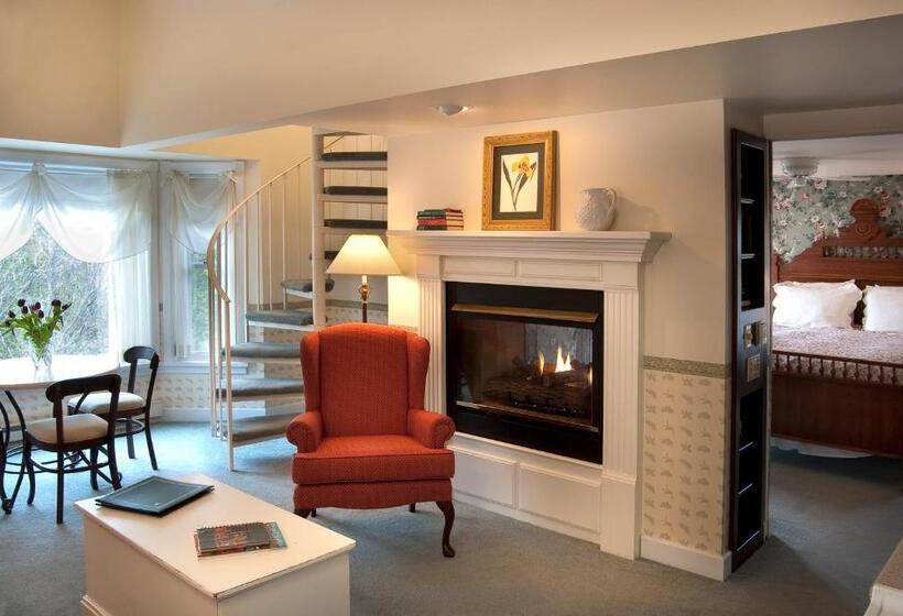 디럭스 스위트, Eagle Harbor Inn