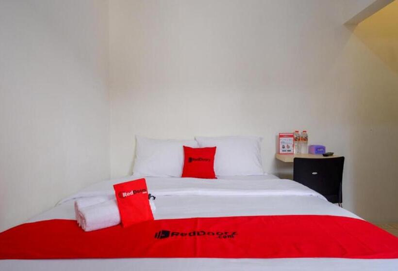 Номер Стандарт, Reddoorz Near Alun Alun Kudus 2