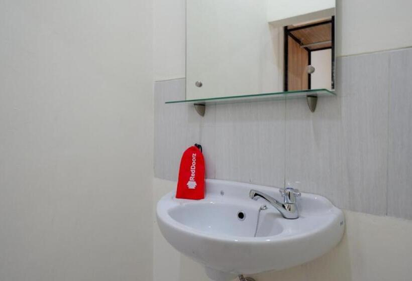 Номер Стандарт Индивидуальный, Reddoorz Near Alun Alun Kudus 2