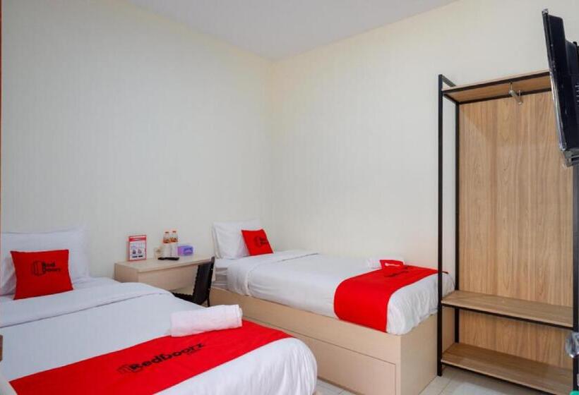Номер Стандарт, Reddoorz Near Alun Alun Kudus 2
