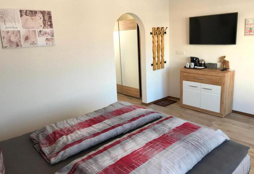 Номер Deluxe с Балконом, Haus Marjanne