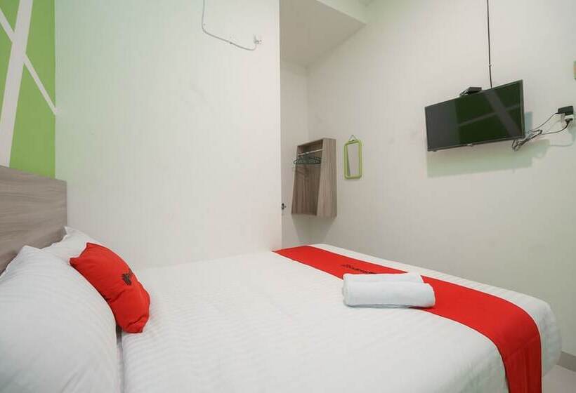 Номер Стандарт, Reddoorz Plus At Grand Tara Homestay Palembang
