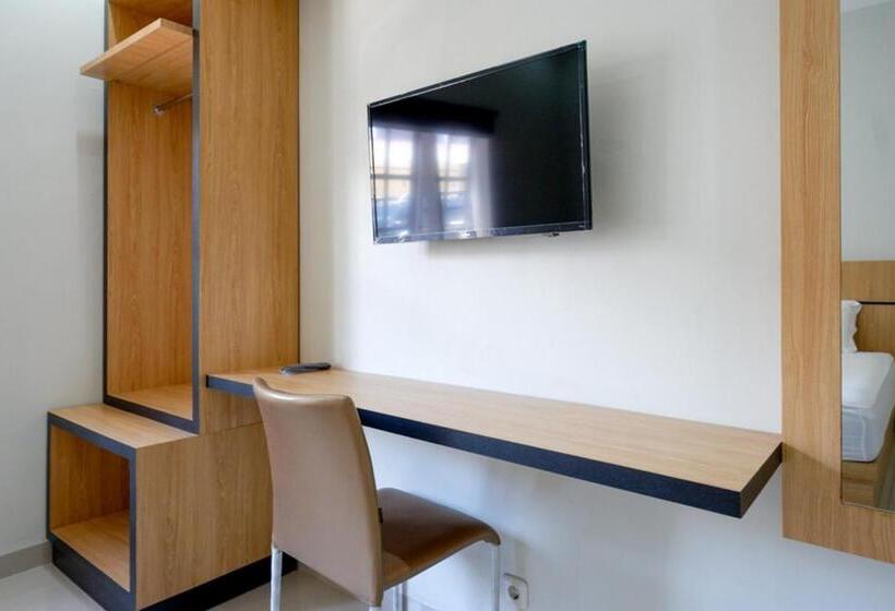 스탠다드 룸, Reddoorz Syariah Near Mutiara Sis Al Jufrie Airport Palu 2