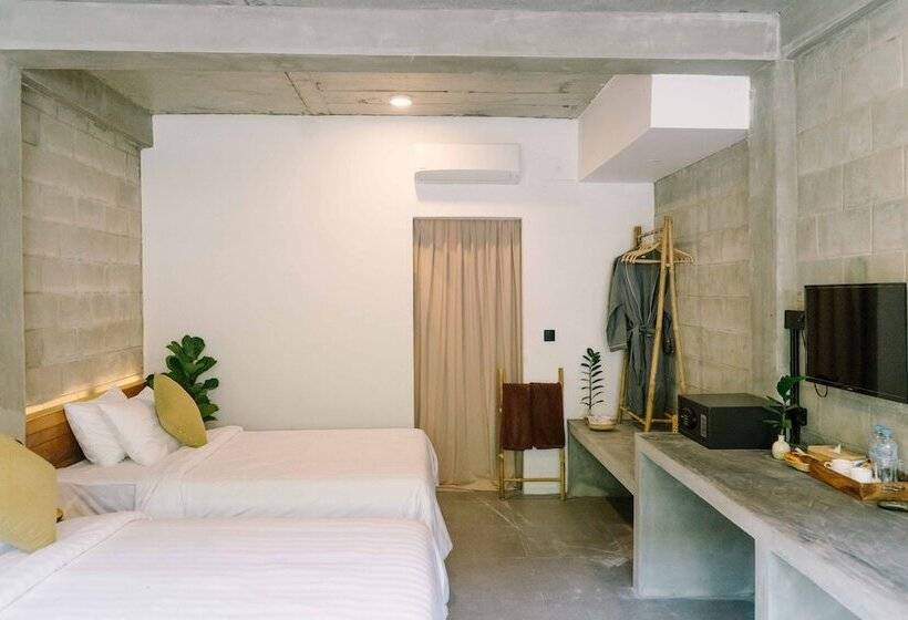 Deluxe Triple Room, Larimar Hotel & Resort