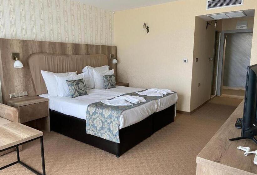 Номер Deluxe Вид на Озеро, Katalina Spa Resort