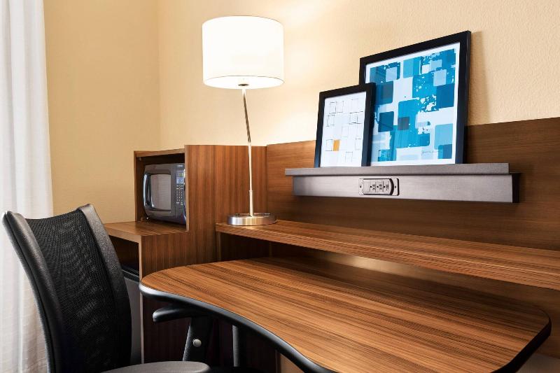 스탠다드 룸 킹사이즈 침대, Fairfield Inn Roseville