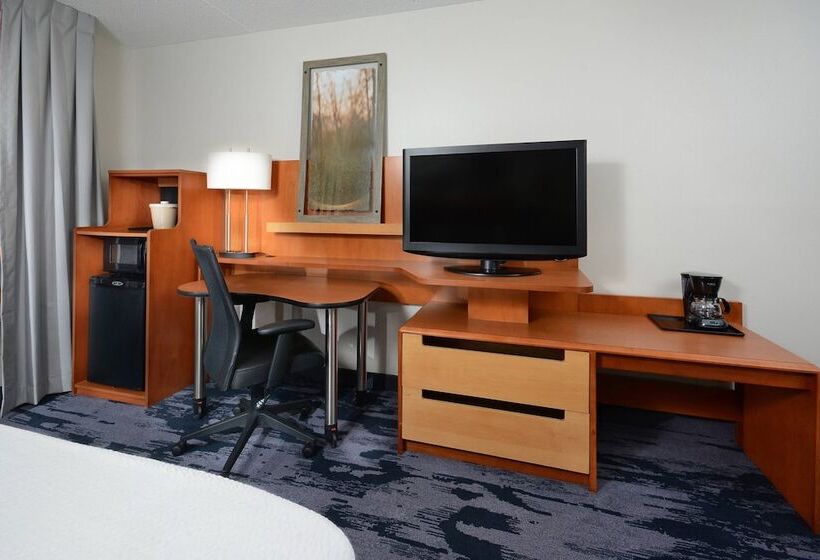 带2个双人床的标准工作室, Fairfield Inn & Suites By Marriott Charlottesville North
