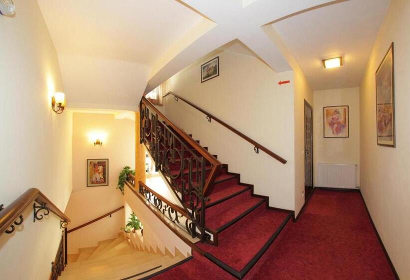 اتاق استاندارد سه نفره, Victoria