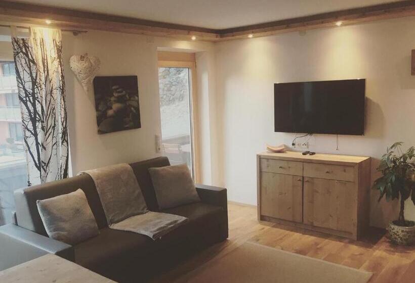 Апартаменты 1 Спальня с Видом, Aparthotel Krösbacher
