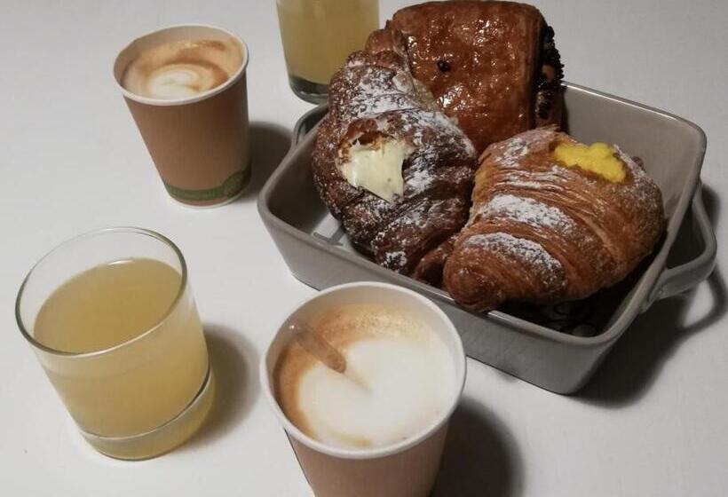 اتاق استاندارد یک نفره, Vaticano 38 Suites