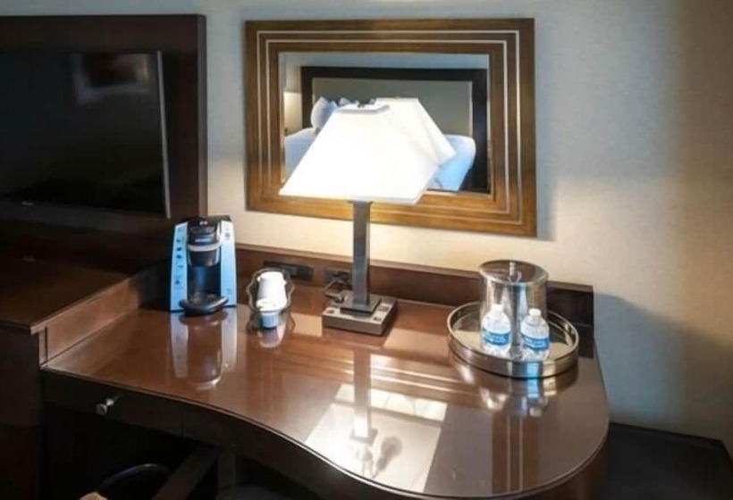 Номер Deluxe, Gold Strike Casino Resort