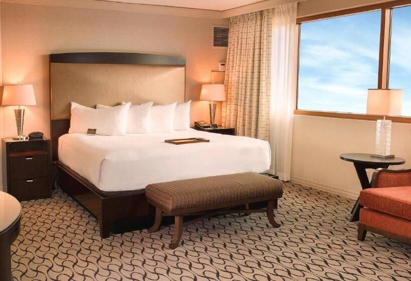 Студия Deluxe, Gold Strike Casino Resort