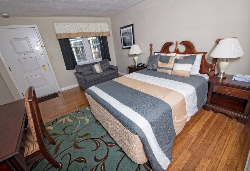 Номер Deluxe, Colonial Inn Seekonk