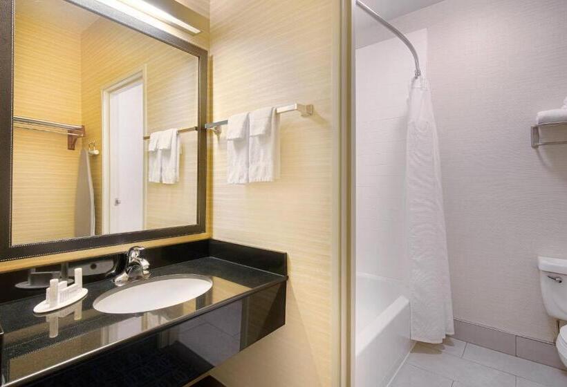 Люкс Кровать Кинг, Fairfield Inn & Suites Austinuniversity Area