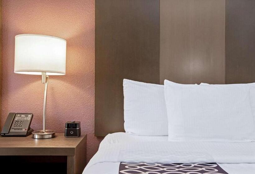 스탠다드 룸 킹사이즈 침대, La Quinta By Wyndham Fayetteville
