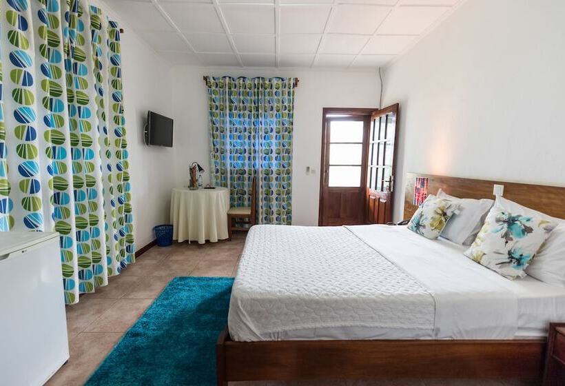 اتاق لوکس, Praia Accommodation