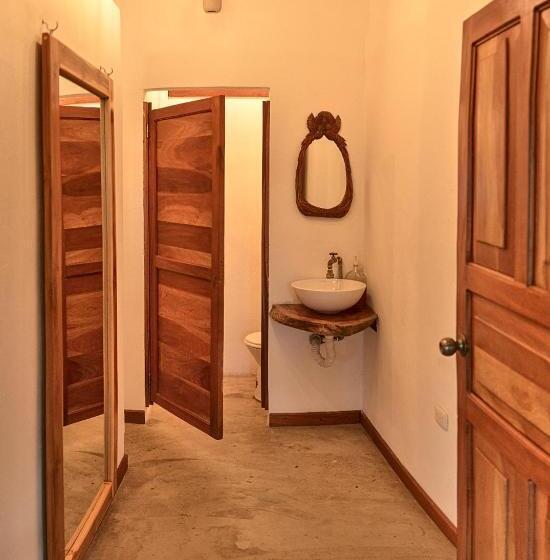 اتاق اکونومی, Hostal Don Cenobio