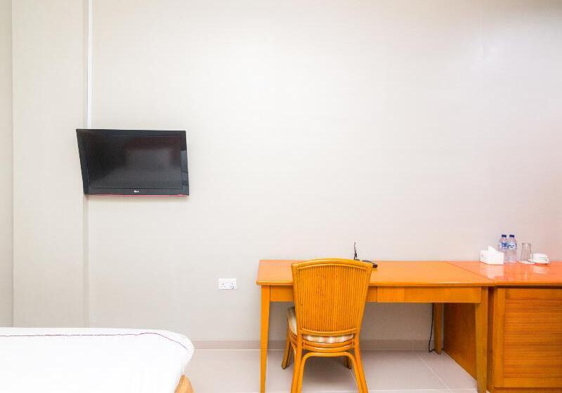 Quarto Deluxe, Capital O 1867 Kara Guest House