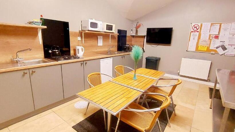 Семейный Номер Совместный Санузел, Private Room At Torrent Walk Bunkhouse In Snowdonia