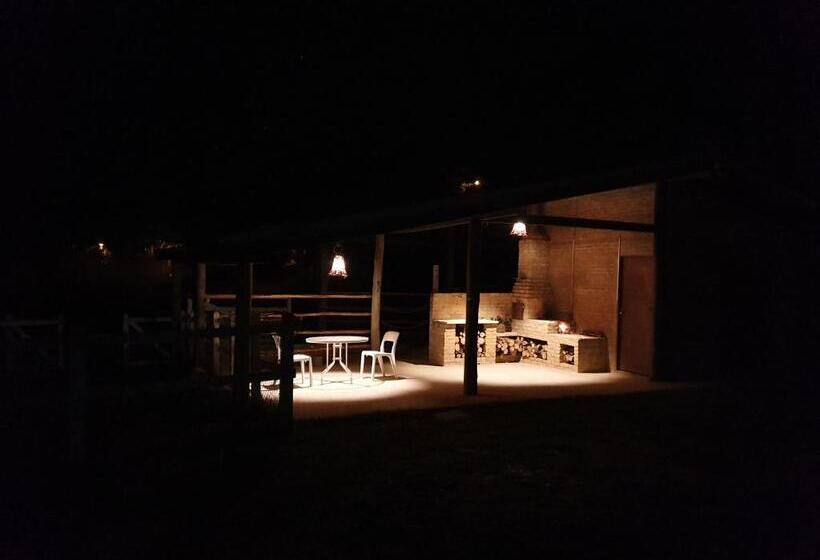 샬레, Espaço Casa Na Rocha