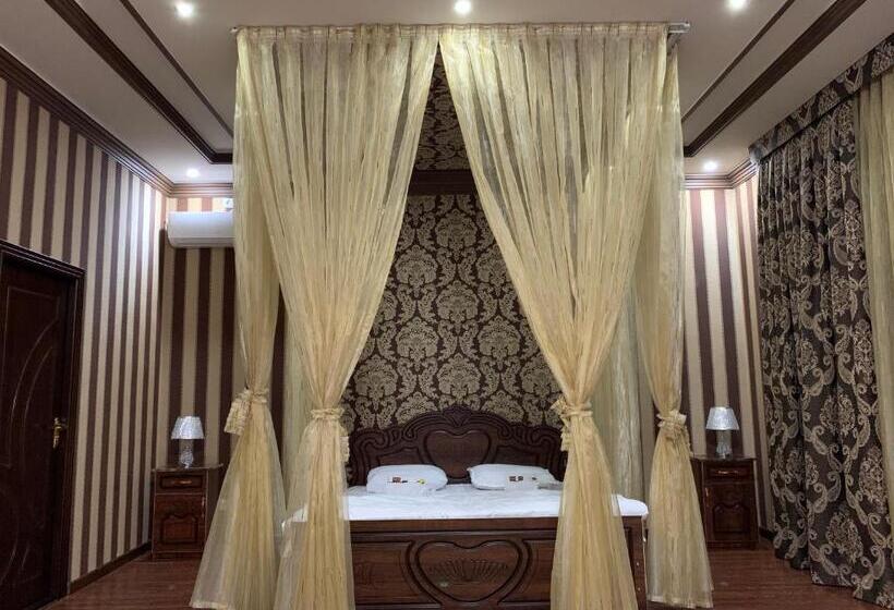 اتاق خانوادگی, Sitorabonu Guest House