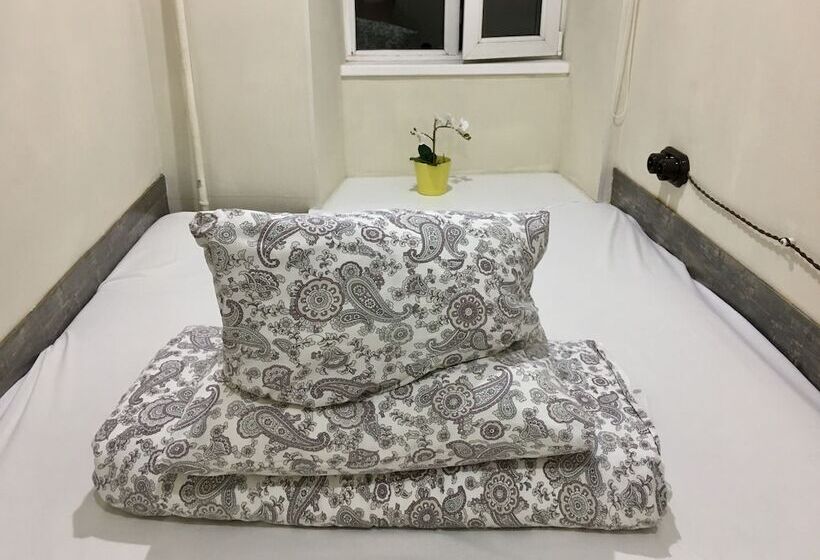 חדר אקונומי, Pasternak Hostel