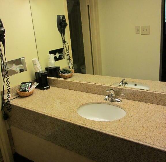 Standard-huone King-vuode, Days Inn By Wyndham Midland