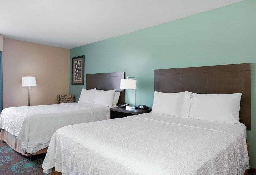 Standart Oda, Spark By Hilton Bakersfield Central