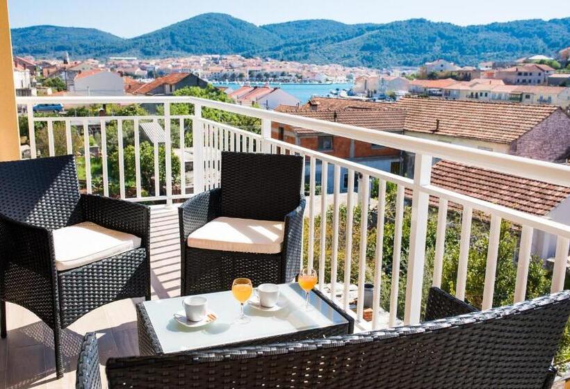 آپارتمان 2 خوابه با چشم‌انداز دریا, Apartments Sunshine Home