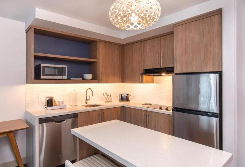 Люкс Кровать Кинг, Element Chelmsford