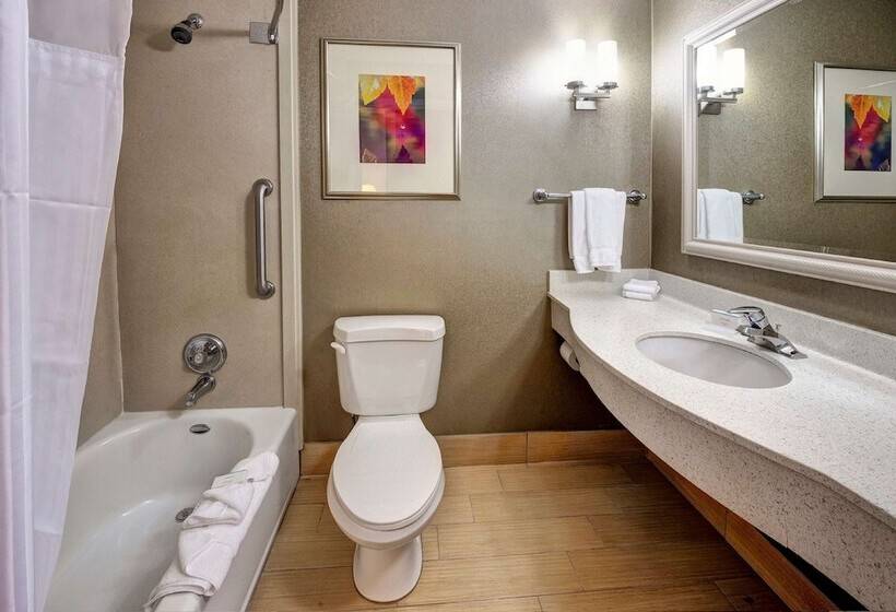 스위트 킹사이즈 침대, Hilton Garden Inn Portland Airport
