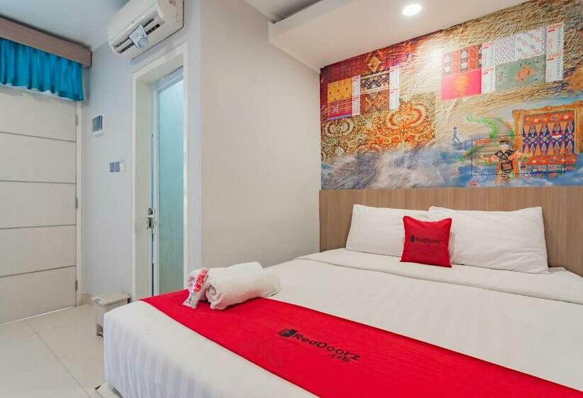Номер Стандарт, Reddoorz Plus @ Point Phila Cihampelas