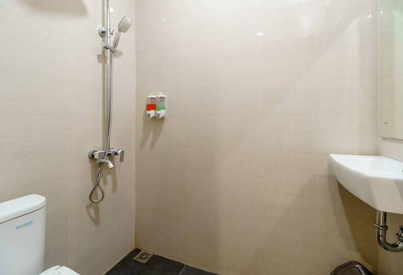 Номер Стандарт, Reddoorz Plus @ Point Phila Cihampelas