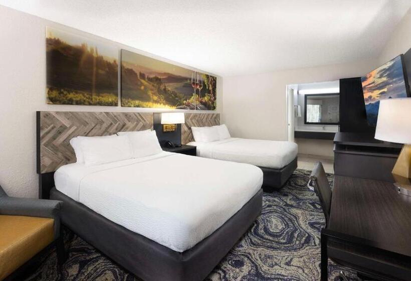 Quarto Estandar, Clarion Inn Biltmore Village
