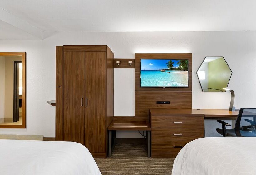 带2个双人床的标准工作室, Holiday Inn Express Harlingen By Ihg