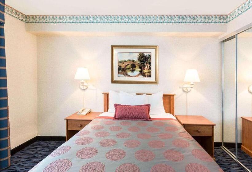 Люкс Повышенной Комфортности, Ramada By Wyndham Kent Seattle Area