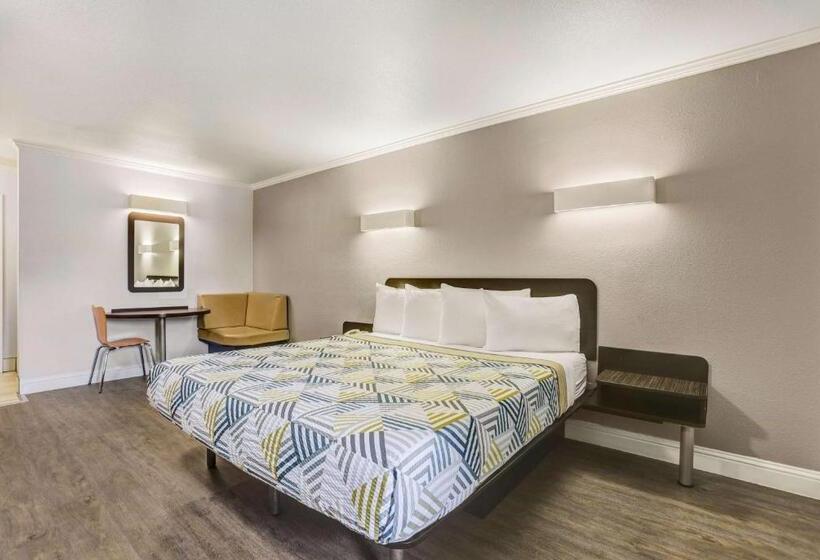 Стандартный Номер Кровать Кинг, Motel 6lodi, Ca