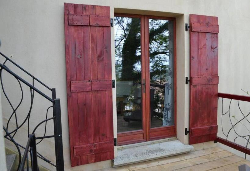 غرفة قياسية, Maison De La Vigne