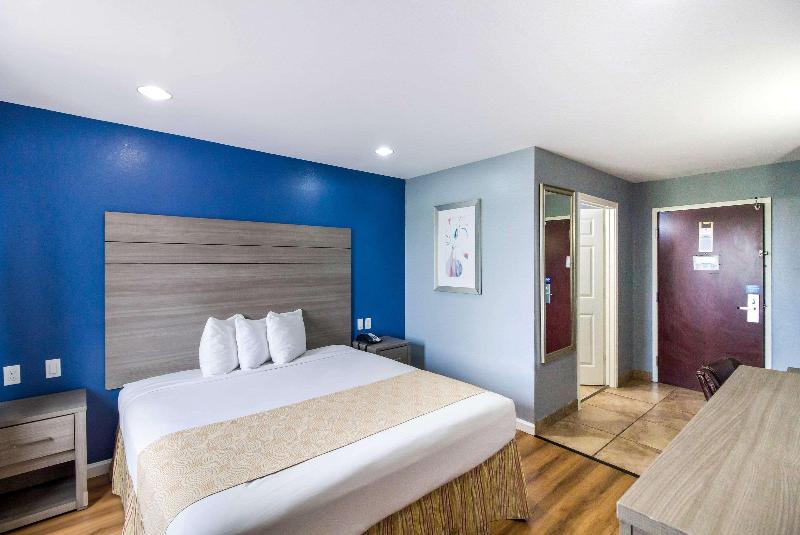 Quarto Estandar Cama King, Holiday Inn Express Hotel & Suites Belmont, An Ihg