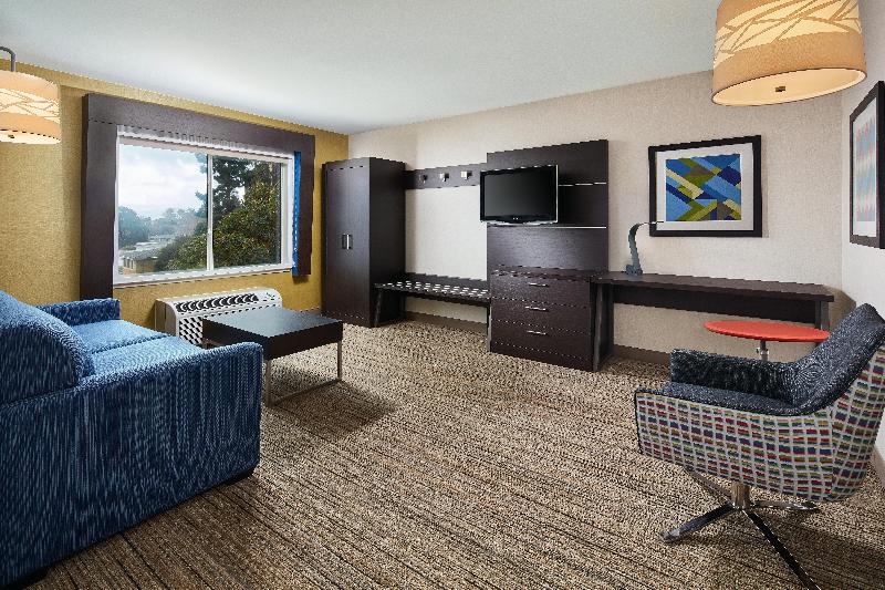 스위트 킹사이즈 침대, Holiday Inn Express Hotel & Suites Belmont, An Ihg