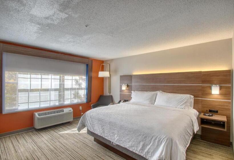 Люкс Повышенной Комфортности, Holiday Inn Express Hotel & Suites Oshkosh   State Route 41, An Ihg