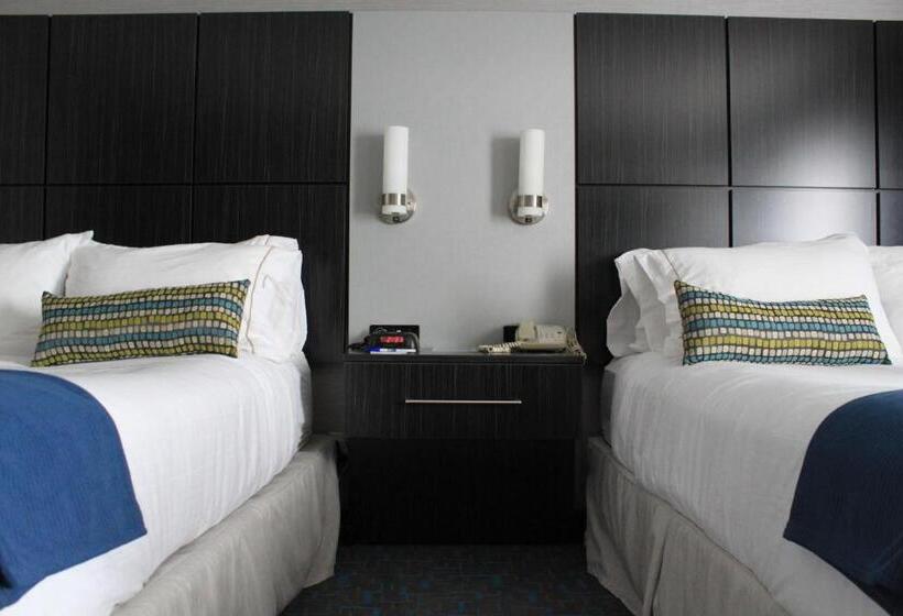 Номер Стандарт с Гидромассажем, Holiday Inn Express Janesville I 90 & Us Highway 14, An Ihg