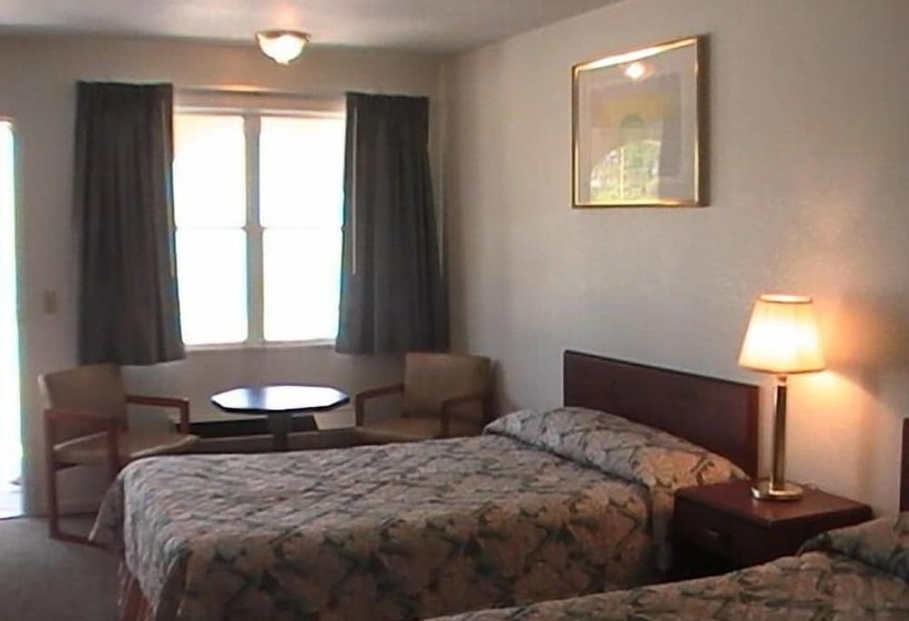 Номер Стандарт 2 Двуспальные Кровати, Hometown Inn Galion