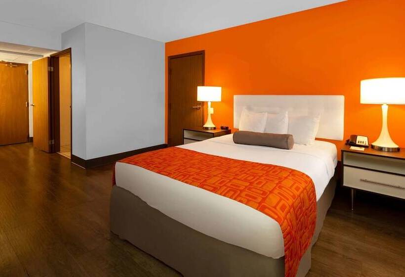 장애인을 위한 스탠다드 룸, Howard Johnson By Wyndham Waukegan Great Lakes