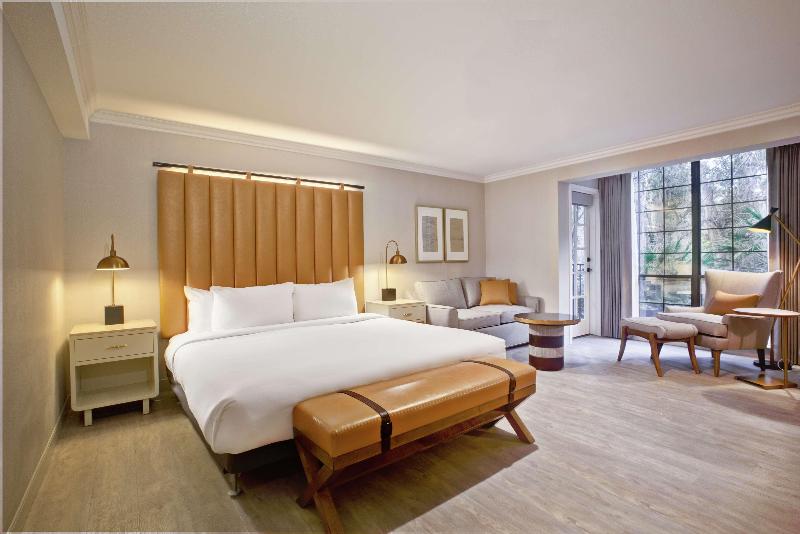 스탠다드 발코니 룸, The Inn At Saratoga, Tapestry Collection By Hilton