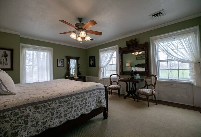 Номер Стандарт, Willard Richards Inn