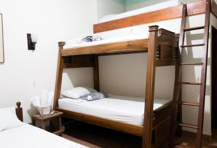 سوییت خانوادگی, Candileja Hostel